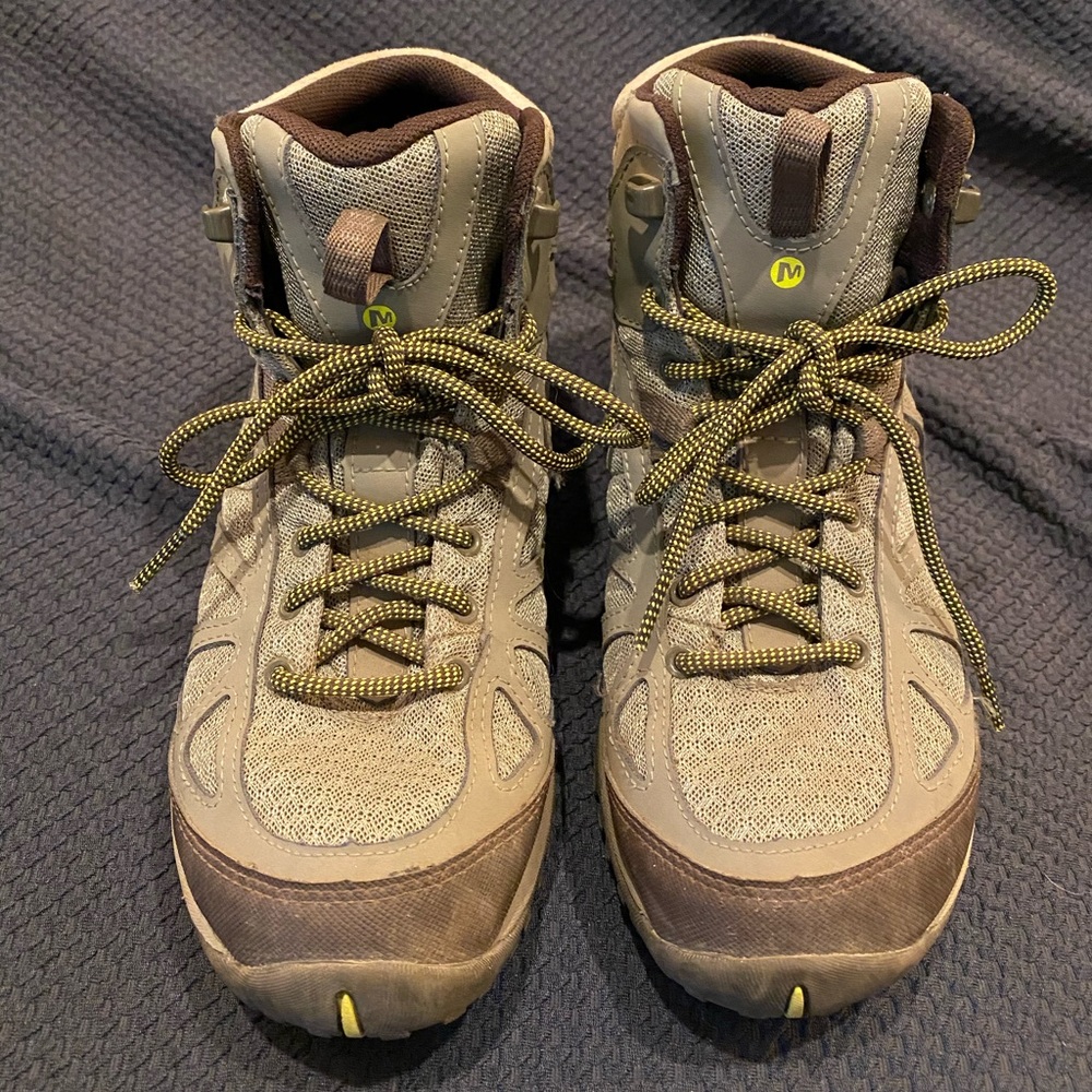 Merrell Women’s Hiking Boots Size 8.5